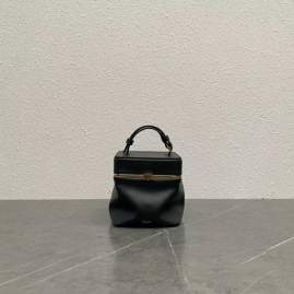Picture of Celine Handbags _SKUfw230110376fw